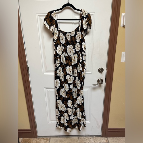 Old Navy Floral Summer Jumpsuit - Picture 3 of 5